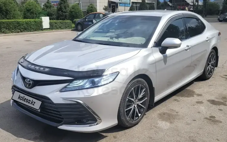 Toyota Camry 2021 года за 16 200 000 тг. в Алматы