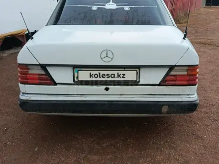 Mercedes-Benz E 200 1992 года за 850 000 тг. в Балхаш – фото 2