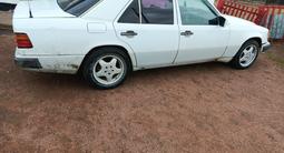 Mercedes-Benz E 200 1992 годаүшін850 000 тг. в Балхаш – фото 4