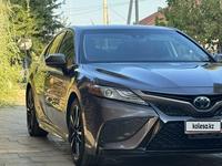 Toyota Camry 2018 года за 12 000 000 тг. в Атырау