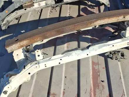 Усилитель бампера за 10 000 тг. в Алматы