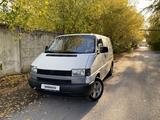 Volkswagen Transporter 2000 года за 4 000 000 тг. в Караганда