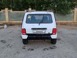 ВАЗ (Lada) Lada 2121 2000 года за 666 666 тг. в Актобе – фото 4