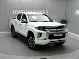 Mitsubishi L200 2022 года за 11 850 000 тг. в Атырау – фото 2