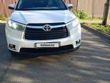 Toyota Highlander 2017 года за 16 000 000 тг. в Уральск
