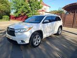 Toyota Highlander 2017 года за 16 000 000 тг. в Уральск – фото 3