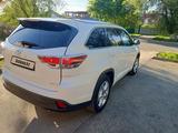 Toyota Highlander 2017 года за 16 000 000 тг. в Уральск – фото 5