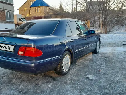 Mercedes-Benz E 300 1998 года за 4 500 000 тг. в Кокшетау – фото 2