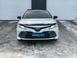 Toyota Camry 2018 года за 14 540 000 тг. в Астана – фото 2