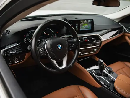 BMW 520 2018 года за 13 800 000 тг. в Алматы – фото 16