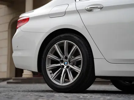 BMW 520 2018 года за 13 800 000 тг. в Алматы – фото 3