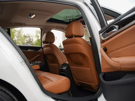 BMW 520 2018 года за 13 800 000 тг. в Алматы – фото 27