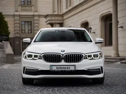 BMW 520 2018 года за 13 800 000 тг. в Алматы