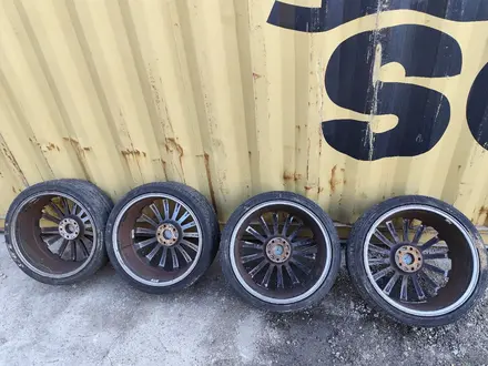 Диски Мерседес 5x112 r20 245x35 за 400 000 тг. в Караганда – фото 5