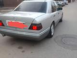 Mercedes-Benz E 220 1994 года за 3 200 000 тг. в Алматы – фото 3