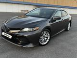 Toyota Camry 2018 годаfor11 800 000 тг. в Шымкент