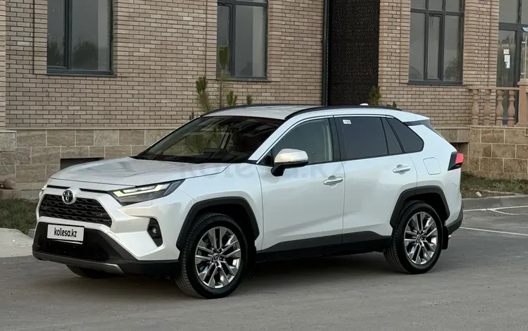 Toyota RAV4 2023 годаfor19 000 000 тг. в Шымкент