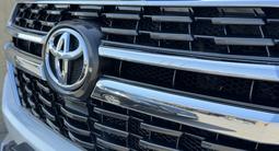 Toyota Land Cruiser 2021 года за 35 800 000 тг. в Актау – фото 2