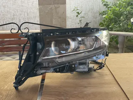 Передние фары Toyota Land Cruiser Prado 150 за 129 000 тг. в Актау – фото 4