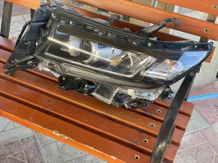 Передние фары Toyota Land Cruiser Prado 150 за 129 000 тг. в Актау – фото 7