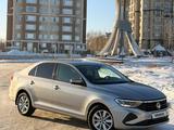 Volkswagen Polo 2022 года за 7 560 000 тг. в Костанай