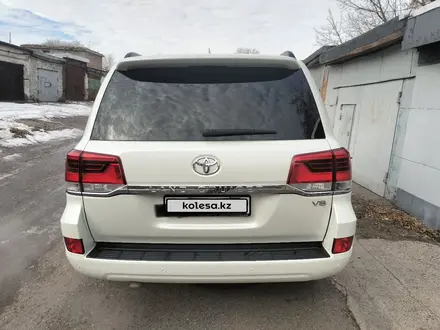 Toyota Land Cruiser 2017 года за 30 700 000 тг. в Караганда – фото 2