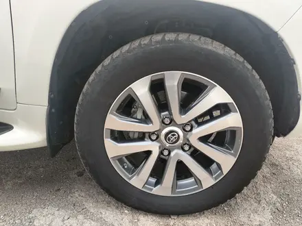Toyota Land Cruiser 2017 года за 30 700 000 тг. в Караганда – фото 5