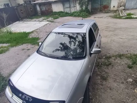 Volkswagen Golf 2001 года за 2 700 000 тг. в Алматы – фото 14