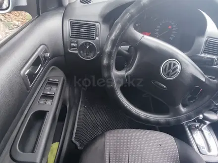Volkswagen Golf 2001 года за 2 700 000 тг. в Алматы – фото 5