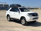 Toyota Fortuner 2006 года за 9 500 000 тг. в Актау – фото 2