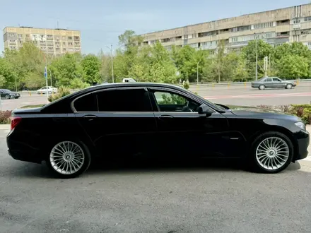 BMW 750 2012 года за 13 555 000 тг. в Алматы – фото 4