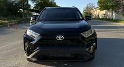 Toyota RAV4 2019 года за 12 900 000 тг. в Актау