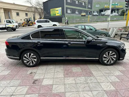 Volkswagen Passat 2023 года за 18 500 000 тг. в Алматы – фото 7