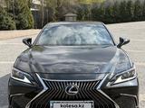 Lexus ES 250 2019 года за 19 000 000 тг. в Алматы