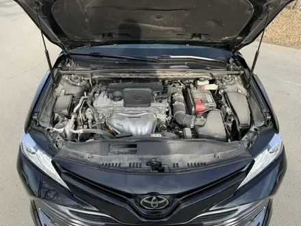 Toyota Camry 2021 года за 16 400 000 тг. в Астана – фото 26