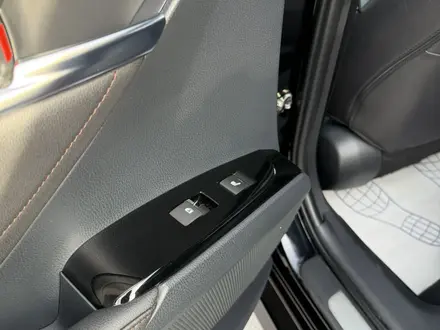 Toyota Camry 2021 года за 16 400 000 тг. в Астана – фото 38