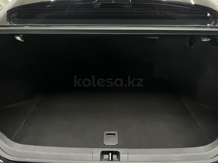 Toyota Camry 2021 года за 16 400 000 тг. в Астана – фото 52