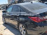 Hyundai Sonata 2011 года за 1 000 000 тг. в Атырау – фото 2