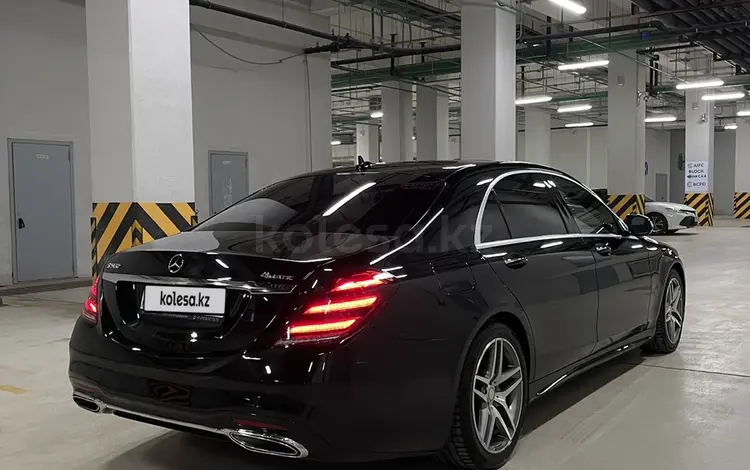 Mercedes-Benz S 400 2015 годаfor28 500 000 тг. в Астана