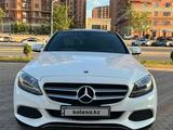 Mercedes-Benz C 300 2018 годаfor15 700 000 тг. в Актау – фото 2