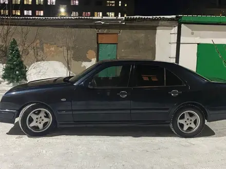 Mercedes-Benz E 200 1996 года за 1 300 000 тг. в Караганда