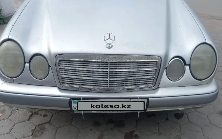 Mercedes-Benz E 240 1997 годаүшін2 300 000 тг. в Караганда