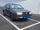 Volkswagen Vento 1993 года за 1 090 000 тг. в Шымкент – фото 2