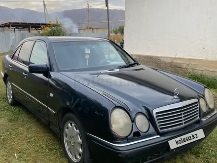 Mercedes-Benz E 280 1998 года за 2 800 000 тг. в Алматы