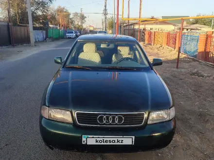 Audi A4 1998 года за 1 100 000 тг. в Атырау – фото 2