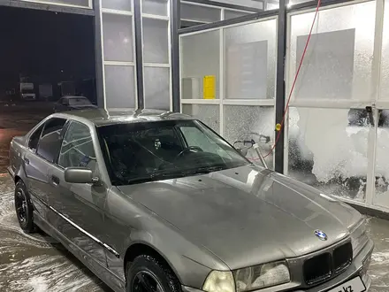 BMW 320 1992 года за 1 199 999 тг. в Есик