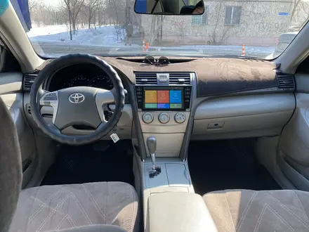 Toyota Camry 2010 года за 7 100 000 тг. в Актобе – фото 2