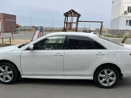 Toyota Camry 2008 года за 6 300 000 тг. в Уральск – фото 2