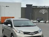 Toyota Sienna 2015 годаүшін8 500 000 тг. в Актау