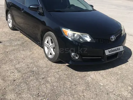 Toyota Camry 2014 года за 9 500 000 тг. в Шымкент – фото 2